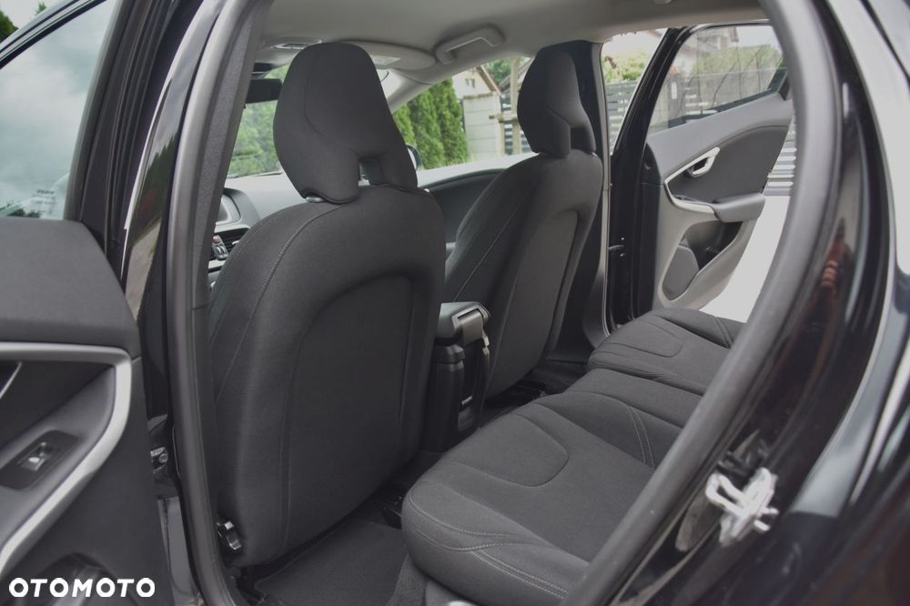Volvo V40 D2 Drive-E Momentum - 14