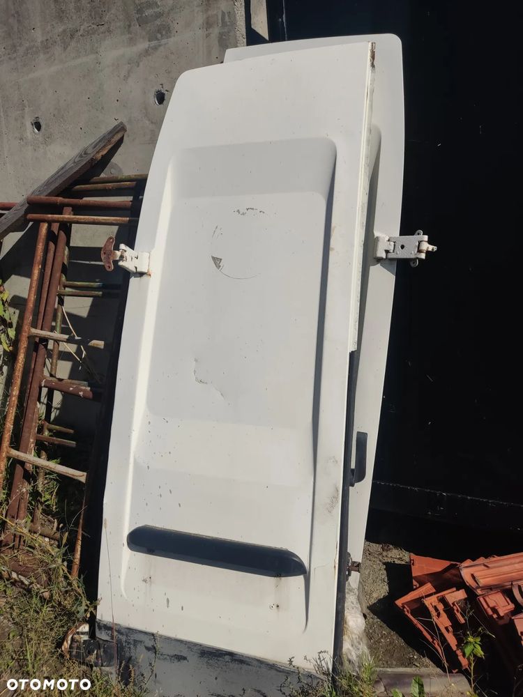 Iveco Daily drzwi tylne oraz boczne - 1