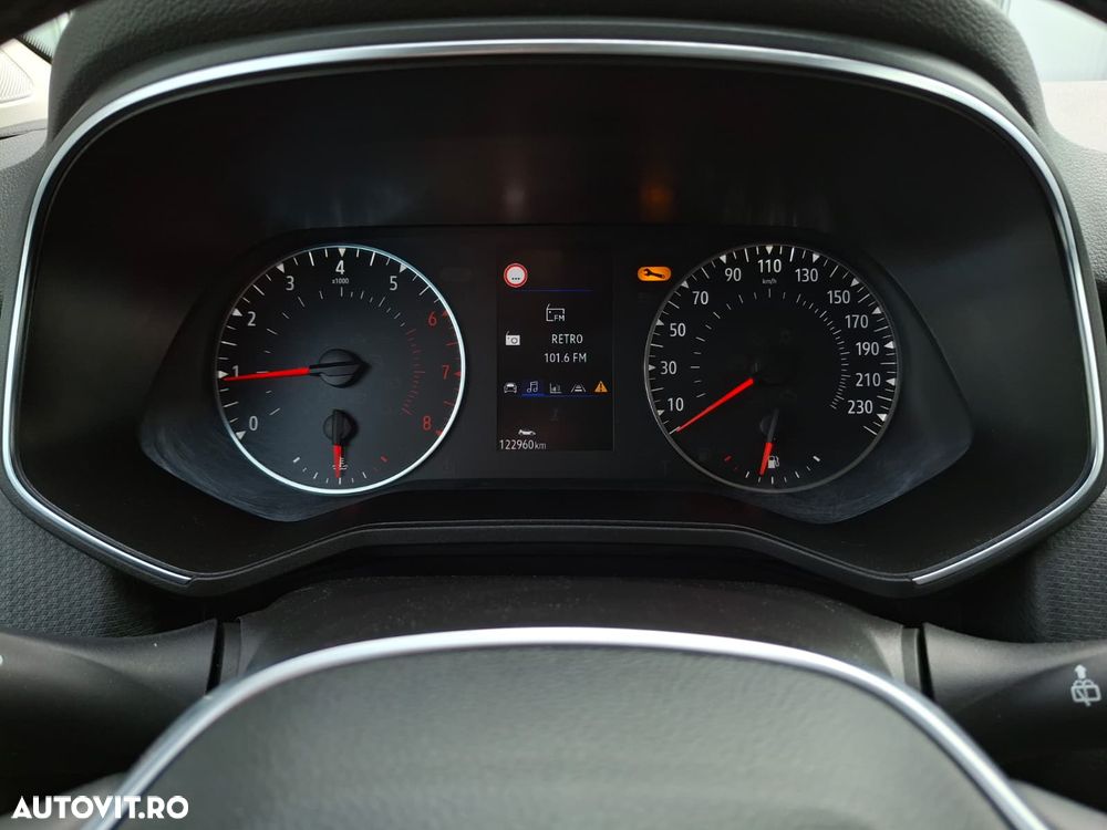 Renault Clio - 11