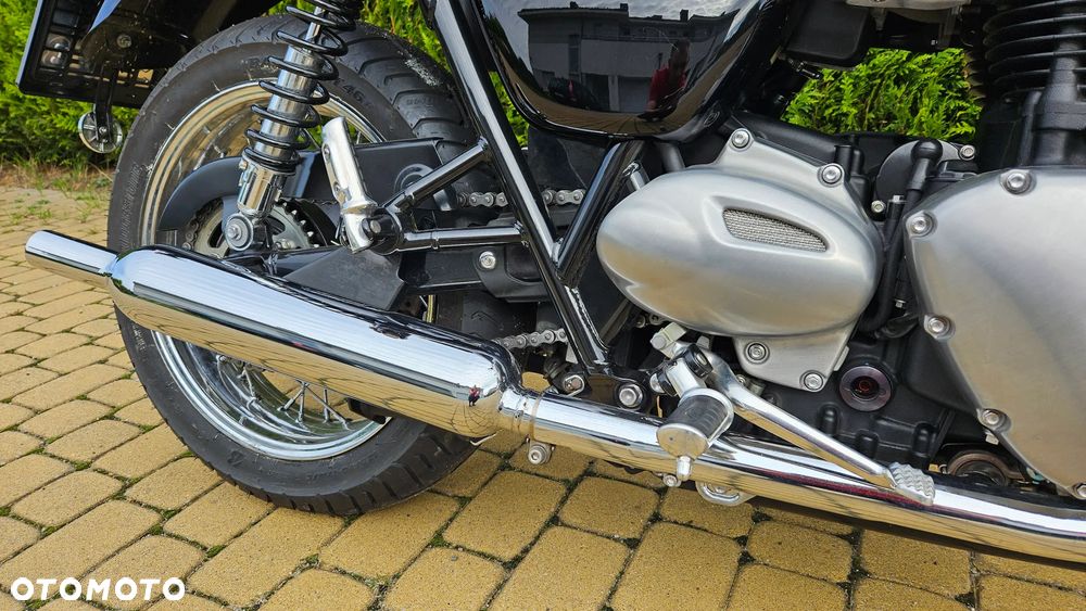 Triumph Bonneville - 8