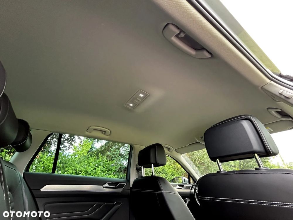 Volkswagen Passat 2.0 TDI 4Mot Elegance DSG - 9