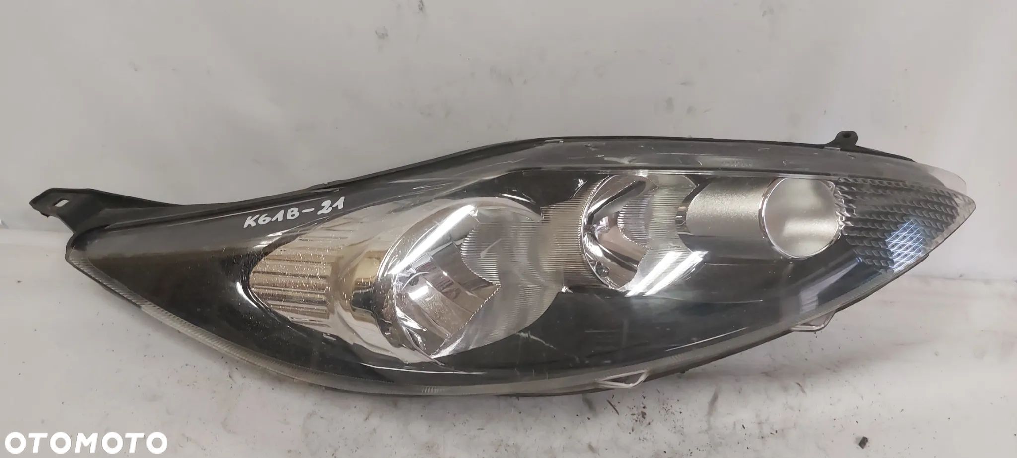 .  PRZOD PRZEDNIA LAMPA PRAWA FORD FIESTA MK7 - 1