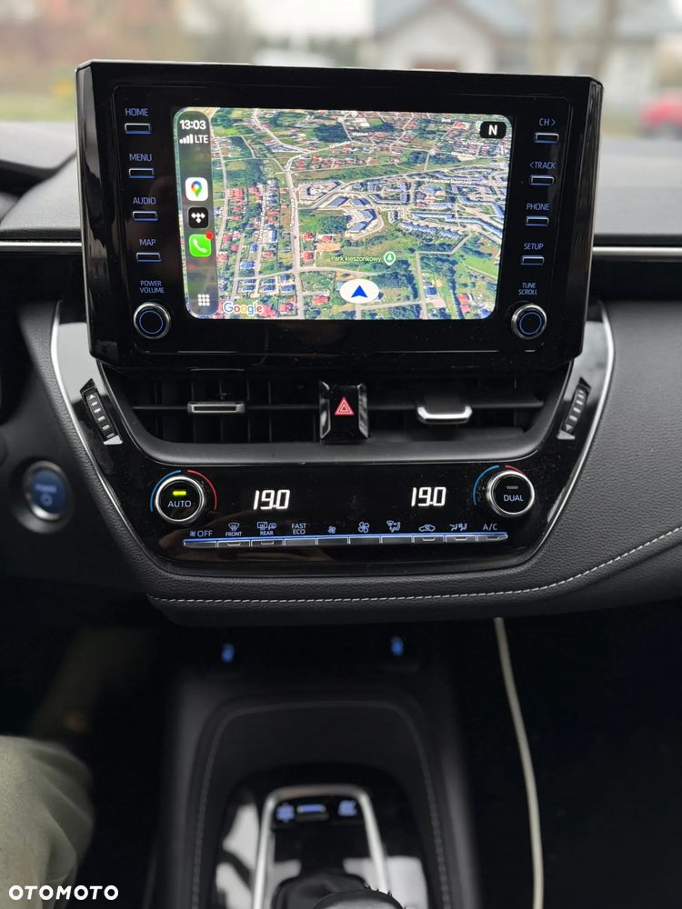 Toyota Corolla 2.0 Hybrid Executive - 17