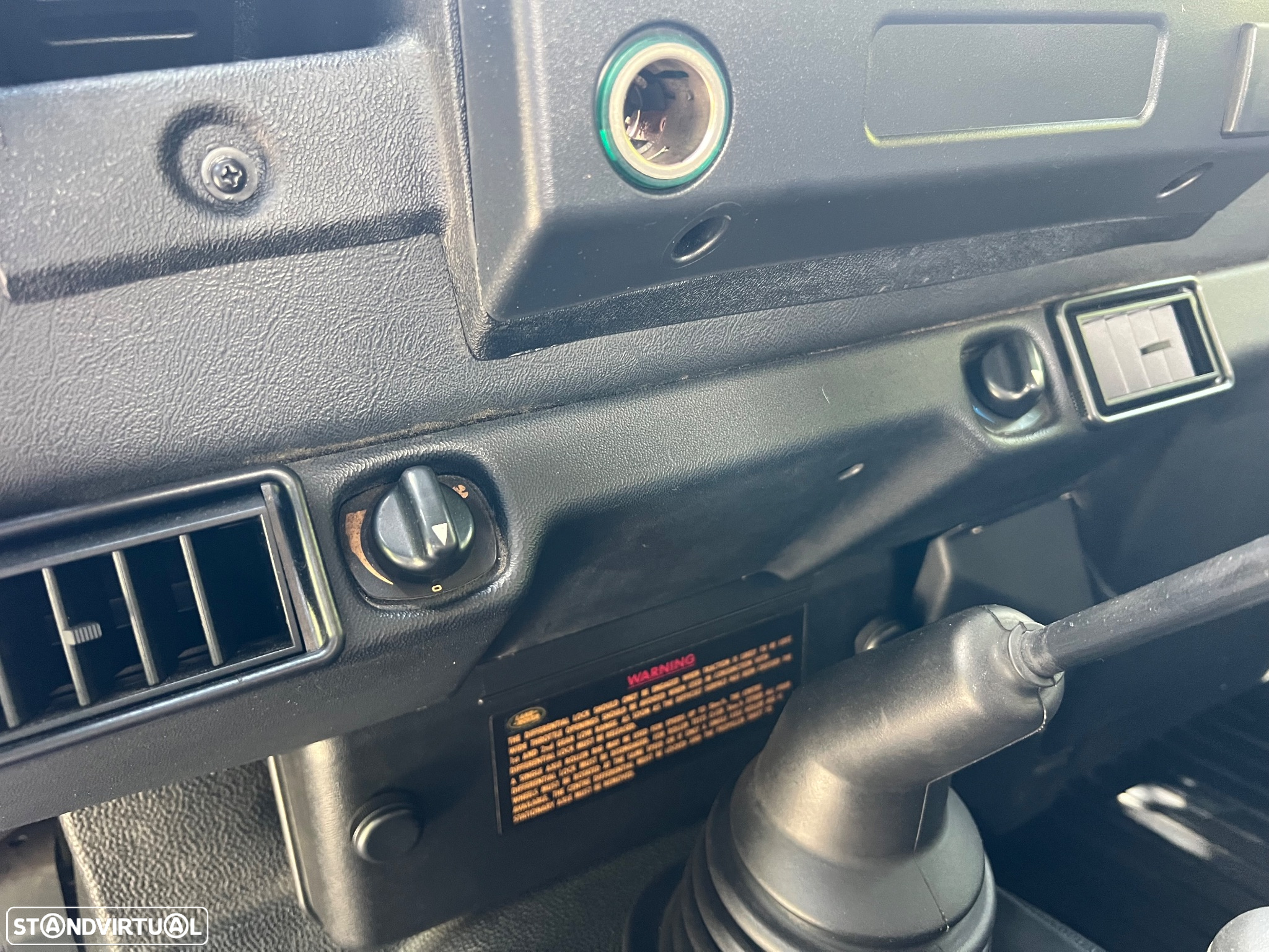 Land Rover Defender 90 2.5 TD5 Metal Top - 10