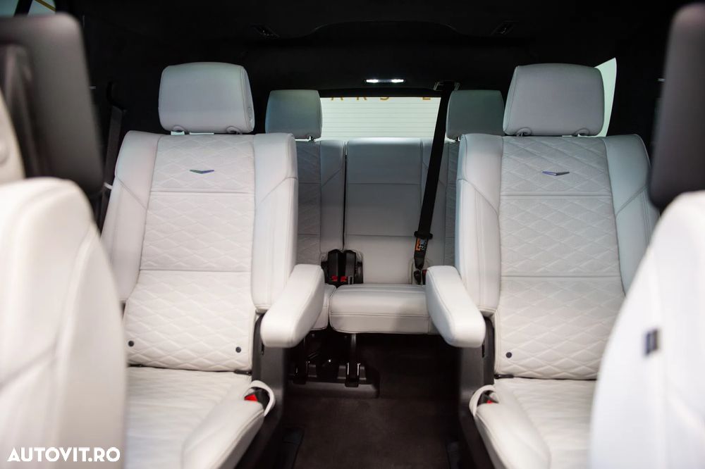 Cadillac Escalade - 35