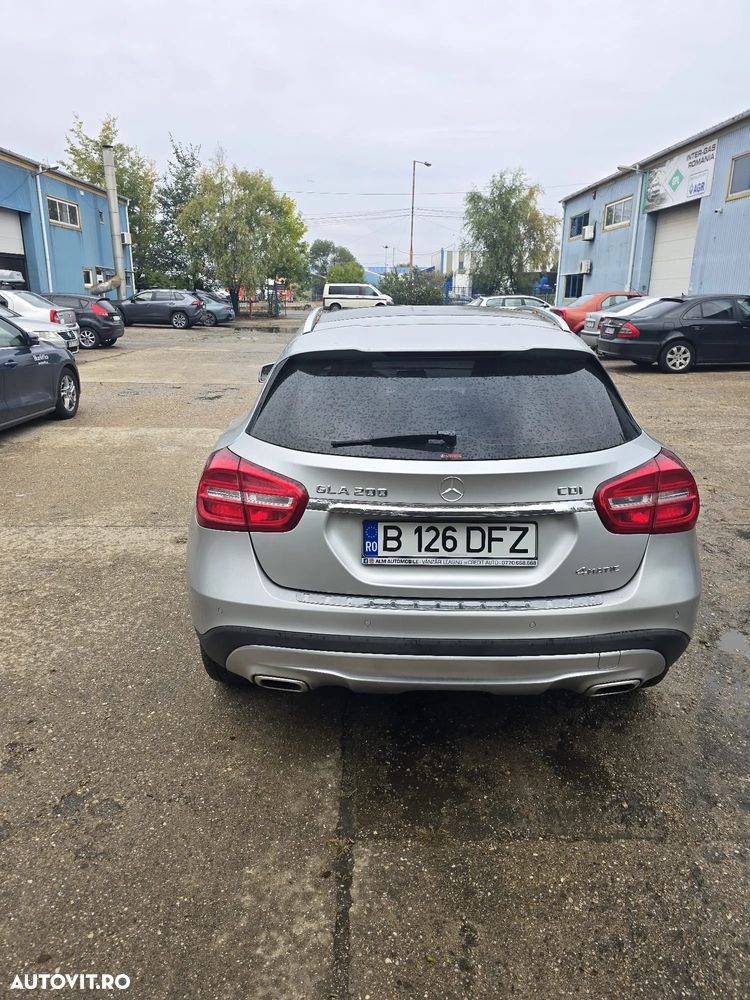 Mercedes-Benz GLA 200 (CDI) d 4Matic 7G-DCT - 23