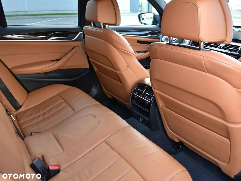 BMW Seria 5 540d xDrive M Sport sport - 14