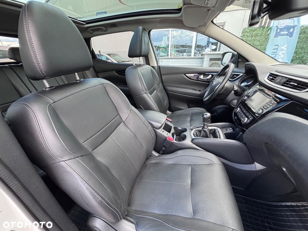 Nissan Qashqai 1.6 DCi TEKNA - 30