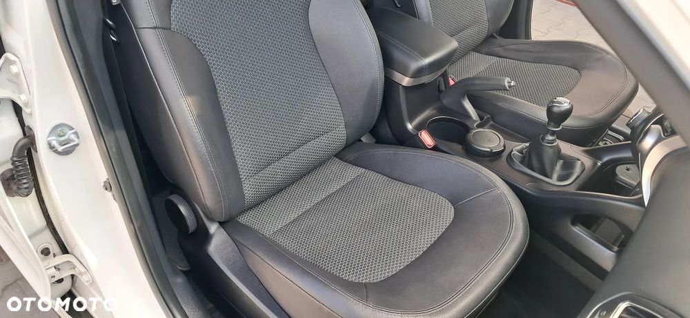 Hyundai ix35 1.6 2WD blue Comfort - 16