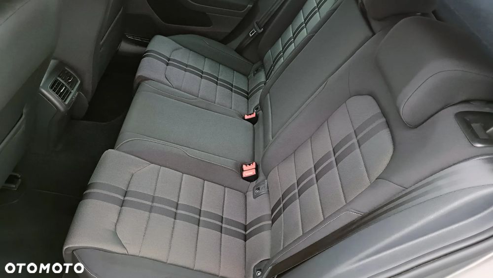 Volkswagen Golf - 13