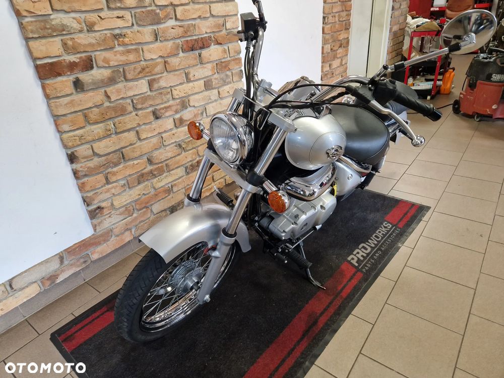 Suzuki Intruder - 6