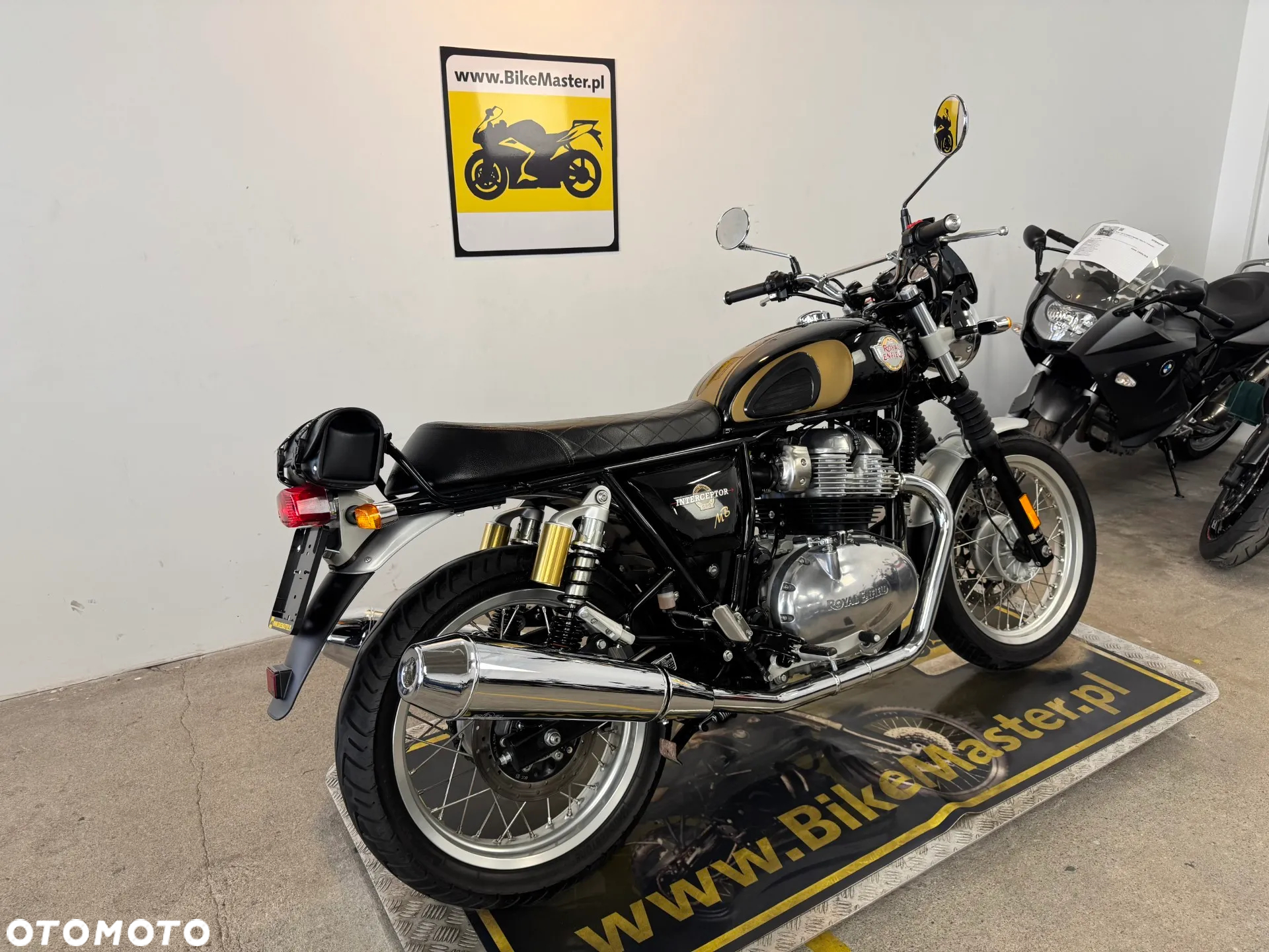 Royal Enfield Interceptor - 5