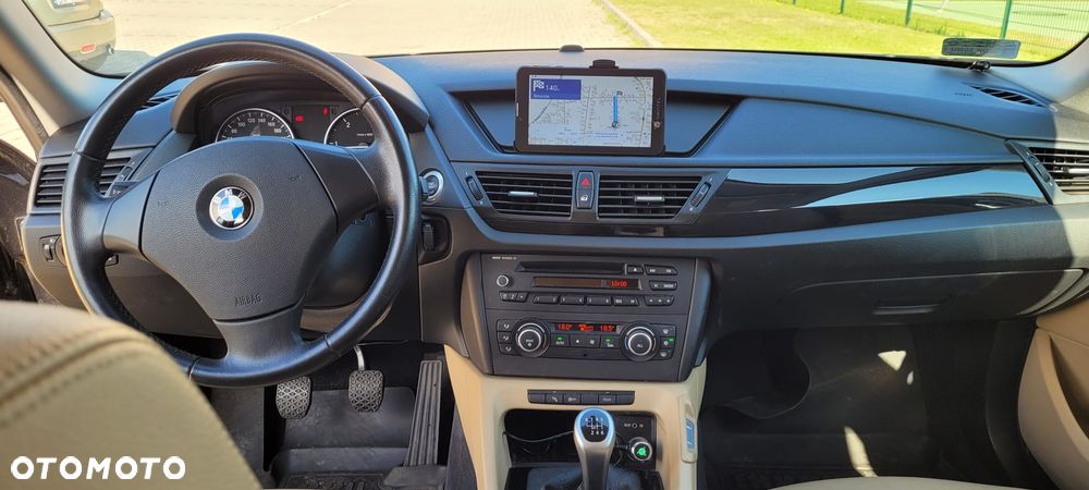 BMW X1 sDrive18d xLine - 12