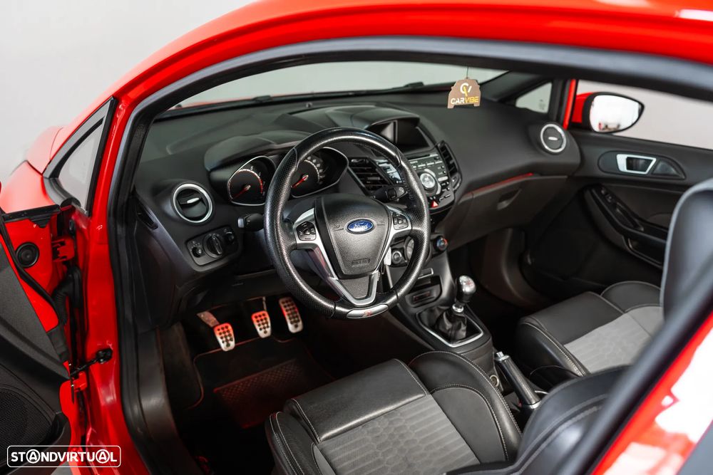 Ford Fiesta 1.6 EcoBoost c/ Pack Pele Desportiva ST - 8