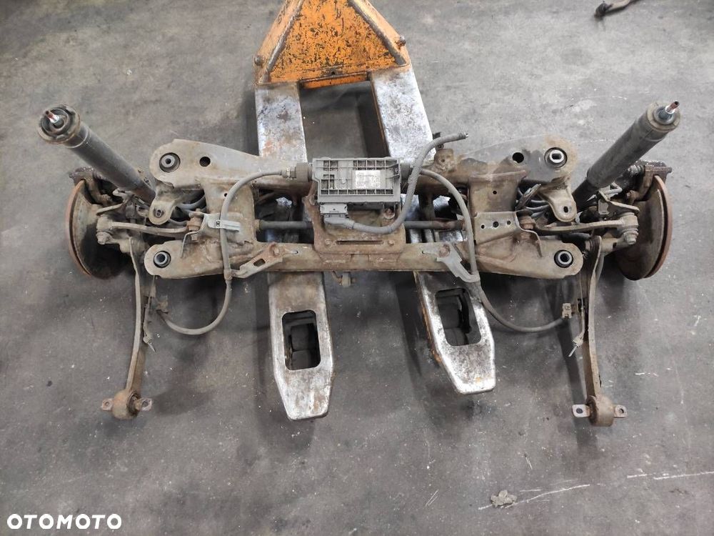 BELKA ZAWIESZENIA TYŁ TYLNA KOMPLETNA WÓZEK SANKI TOYOTA AVENSIS T27 KOMBI - 1