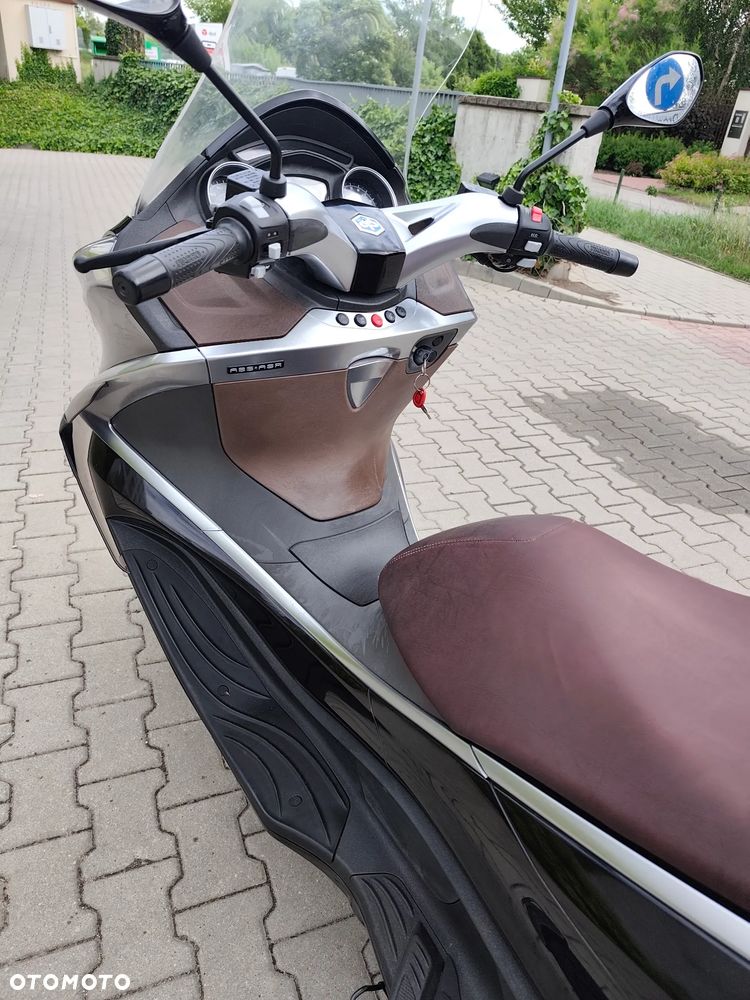 Piaggio X10 - 19