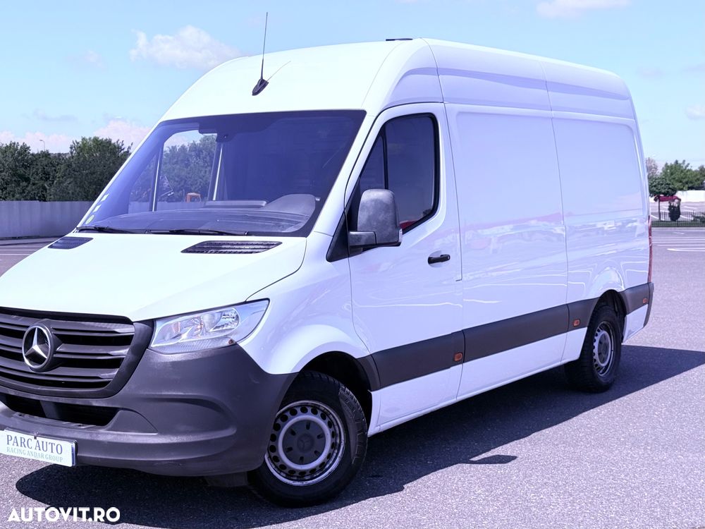 Mercedes-Benz Sprinter - 2