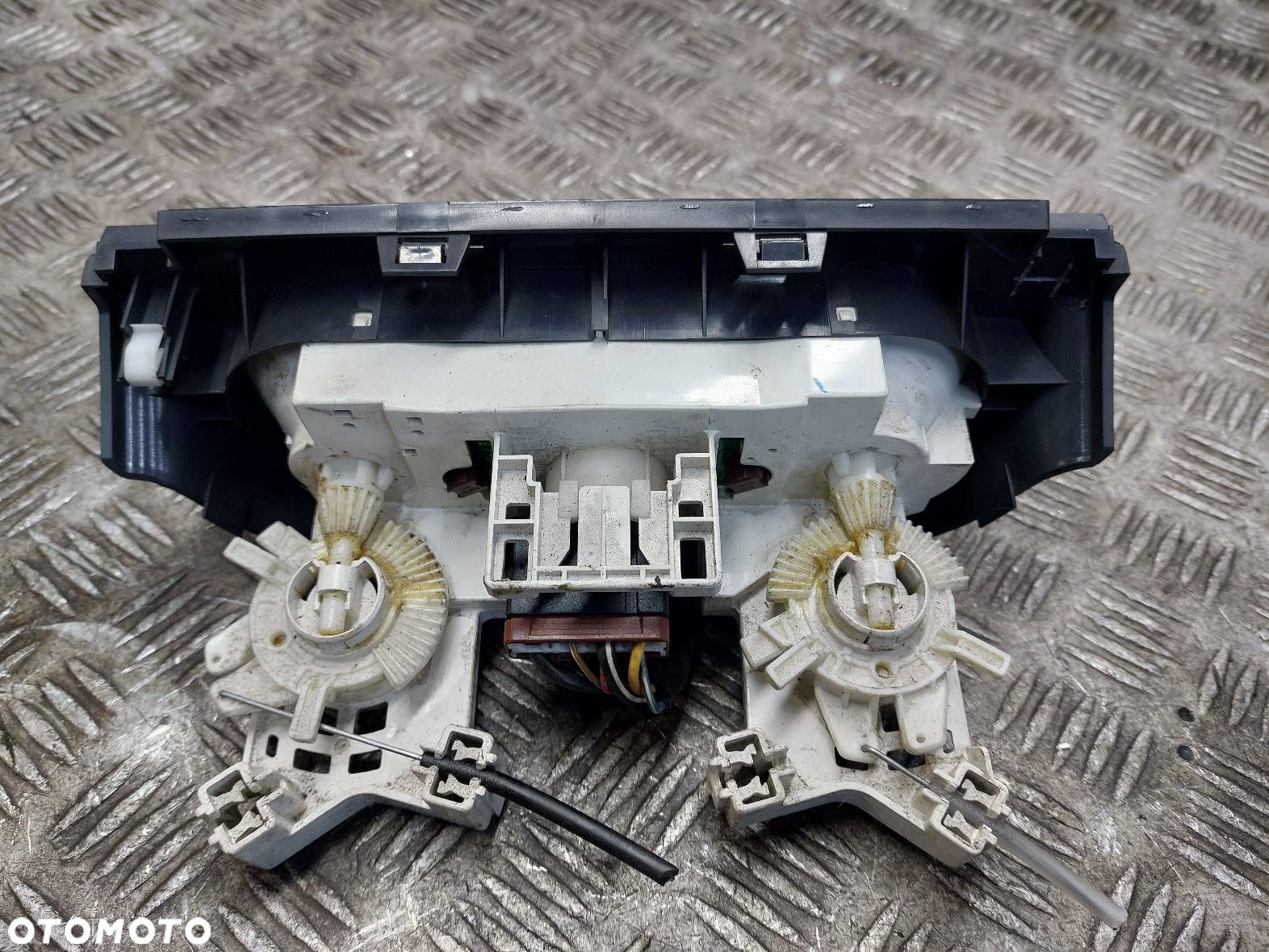 PANEL NAWIEWU SUZUKI SWIFT IV - 2