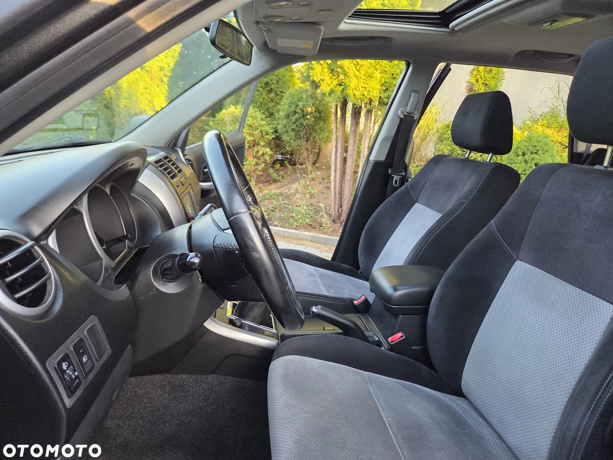 Suzuki Grand Vitara 2.0 De luxe - 24