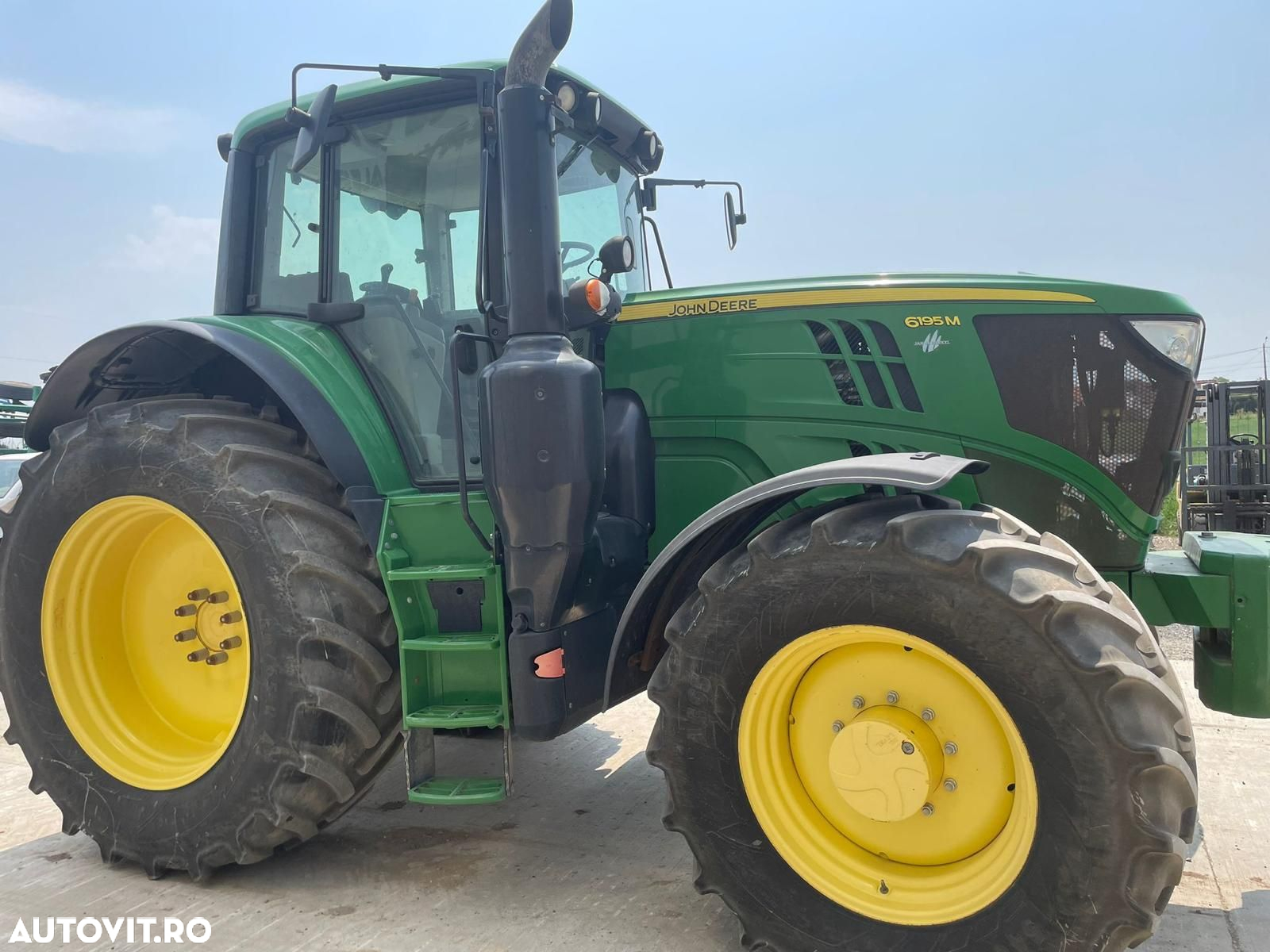John Deere 6195 M Tractor - 7