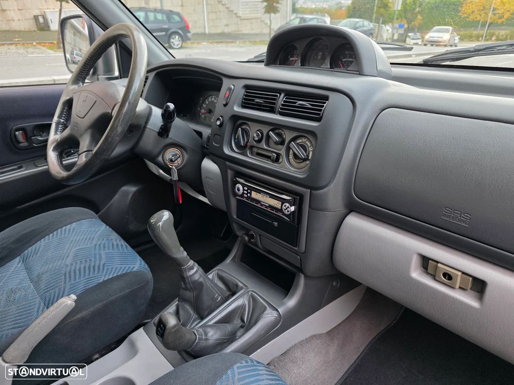 Mitsubishi Pajero 2.5 TD GLX Longo - 17