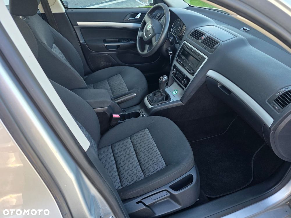 Skoda Octavia 1.6 TDI DPF Ambition - 8