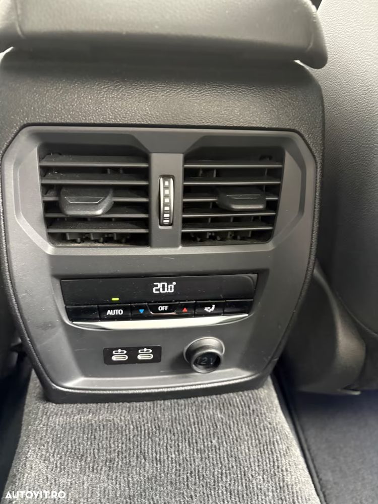 BMW Seria 3 320i Aut. Sport Line - 12