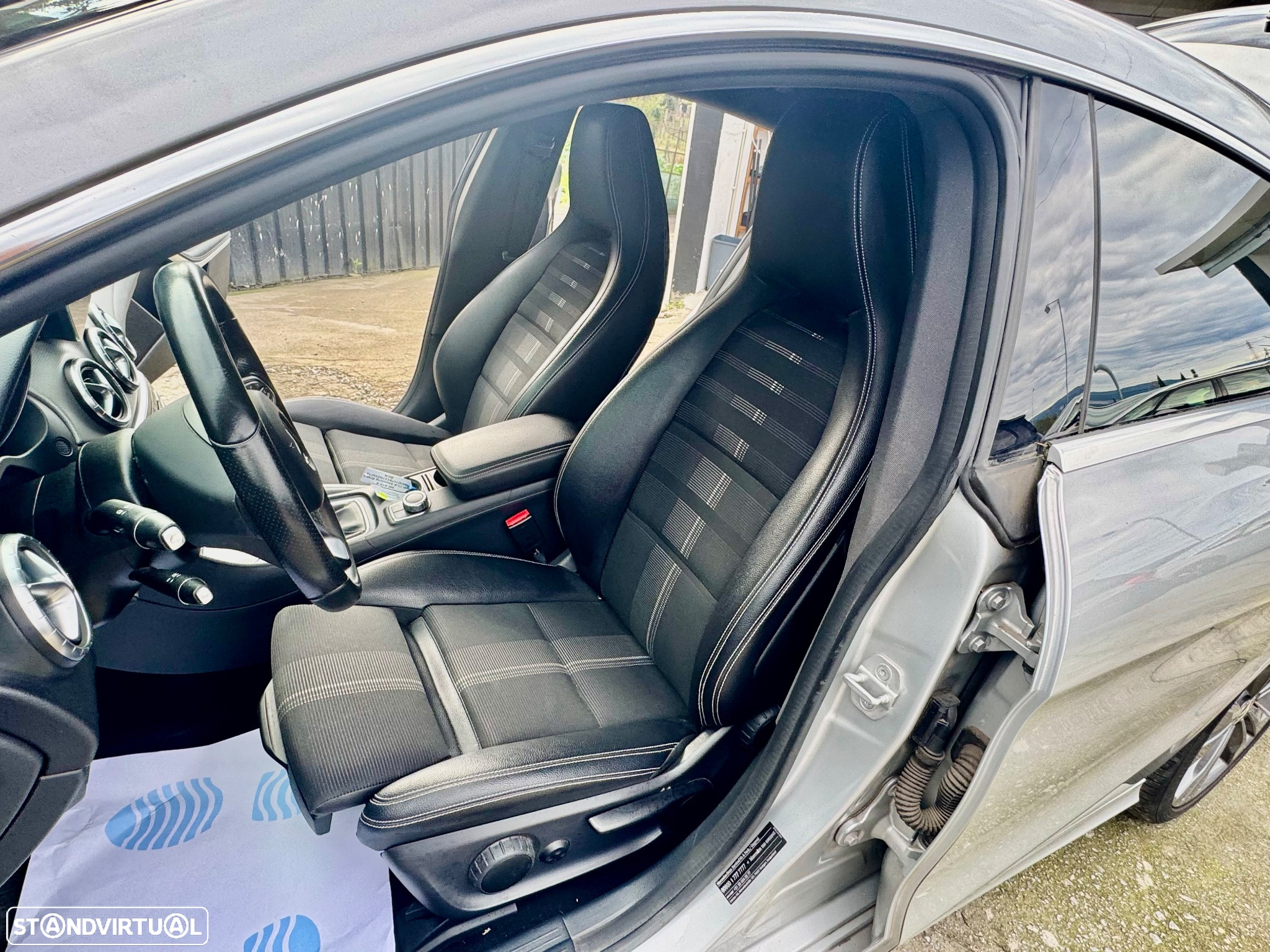 Mercedes-Benz CLA 180 CDi AMG Line - 45