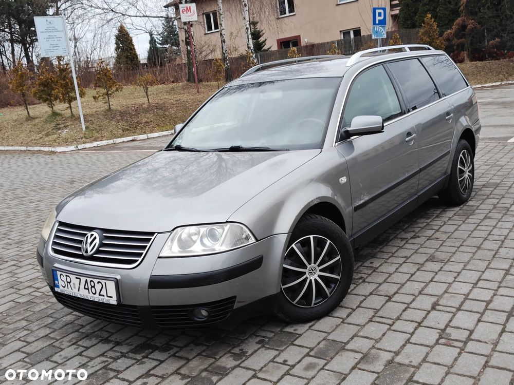 Volkswagen Passat - 1