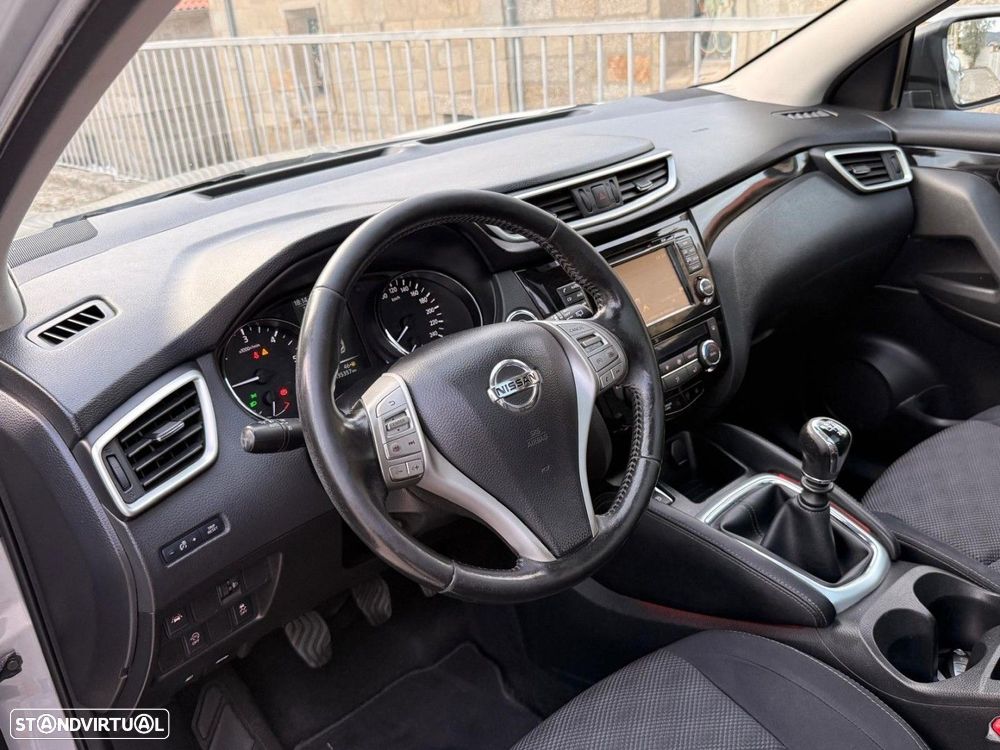 Nissan Qashqai 1.5 dCi N-Connecta - 17