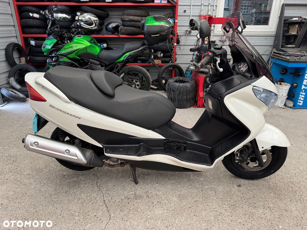 Suzuki Burgman - 8