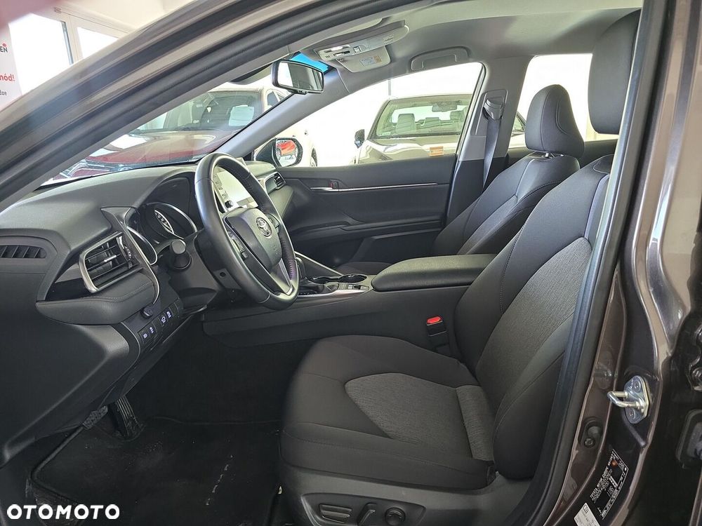 Toyota Camry 2.5 Hybrid Comfort CVT - 10