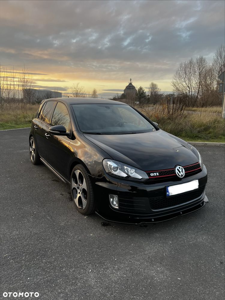 Volkswagen Golf - 2