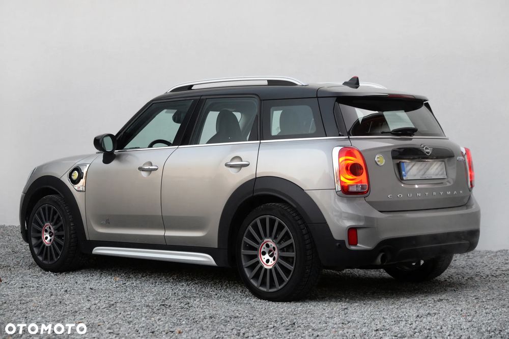 MINI Countryman Cooper SE ALL4 John Cooper Works Trim - 3