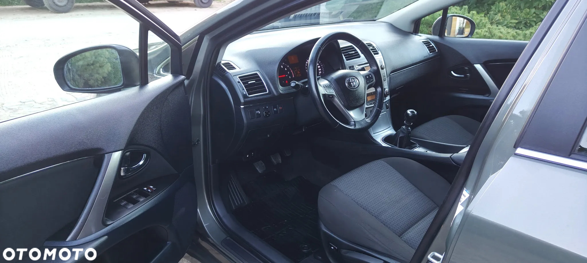Toyota Avensis 1.8 Executive - 14
