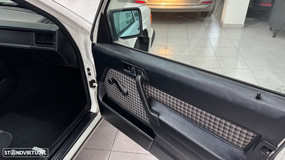 Mercedes-Benz A 190 - 25