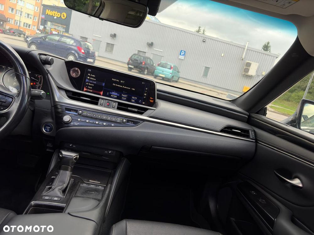 Lexus ES 300h Elegance - 23