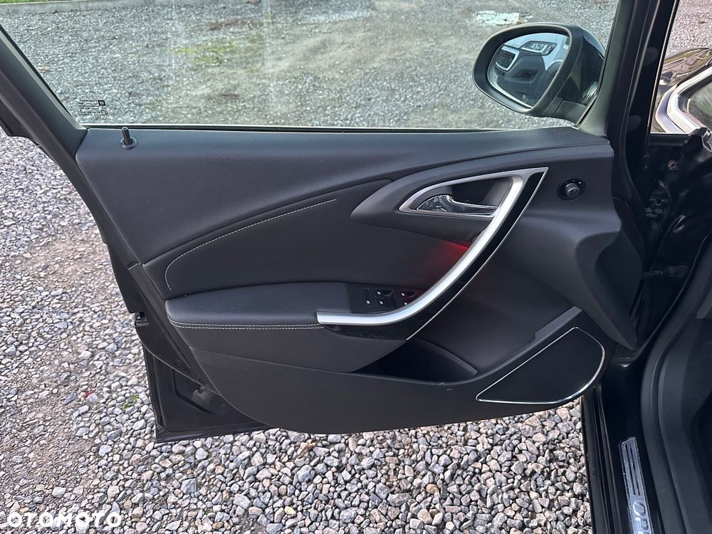 Opel Astra 1.6 T Cosmo - 19