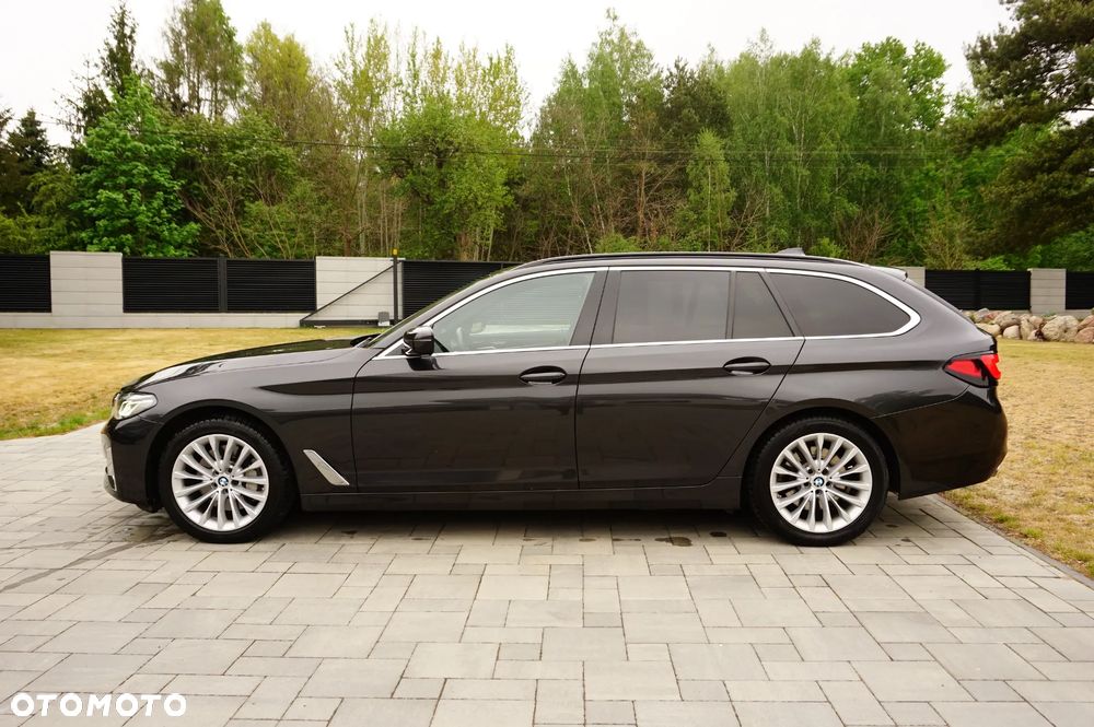 BMW Seria 5 530i xDrive mHEV Luxury Line - 7