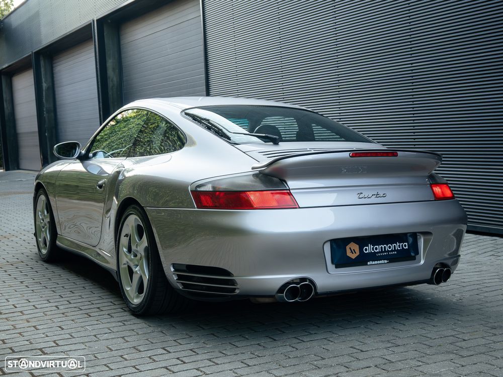 Porsche 911 Turbo — fotografia 11