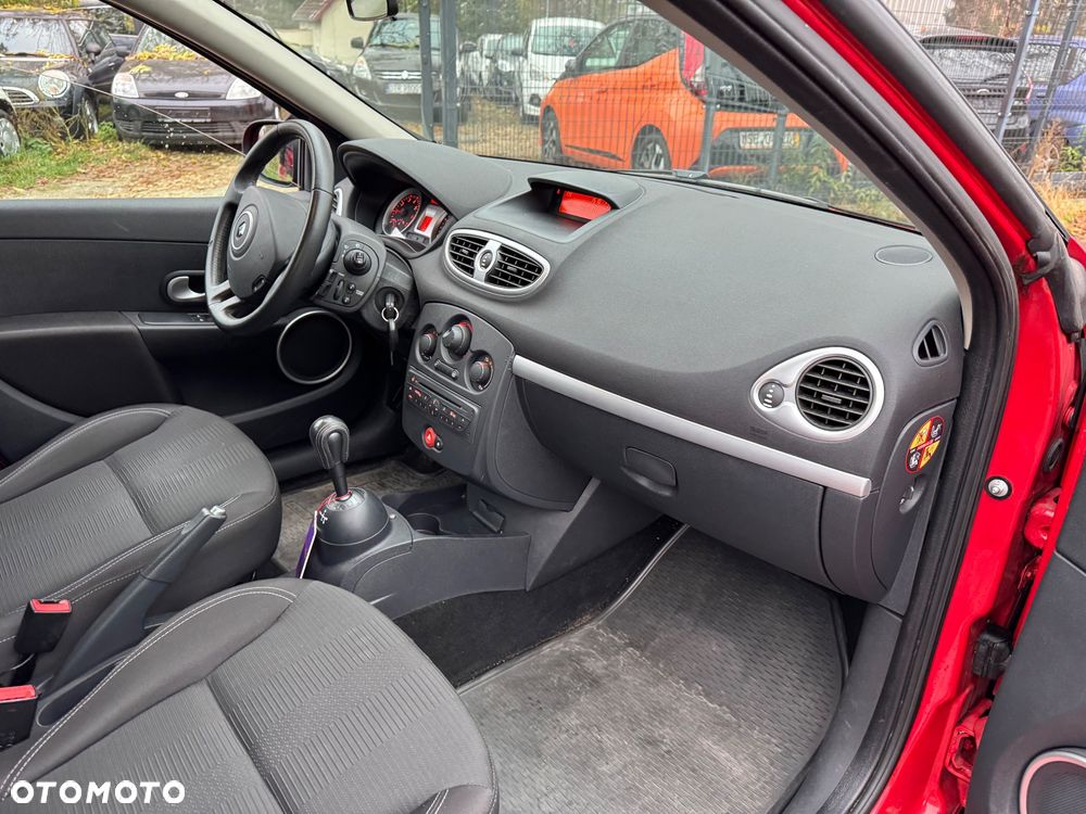 Renault Clio - 19