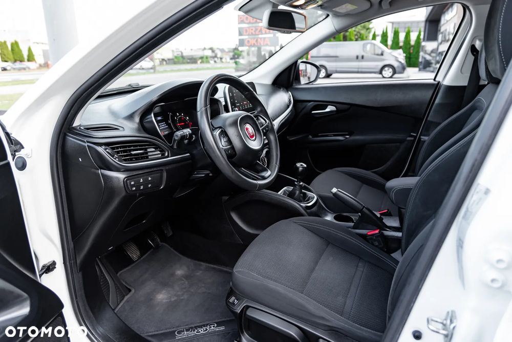 Fiat Tipo 1.4 T-Jet Business Line - 24