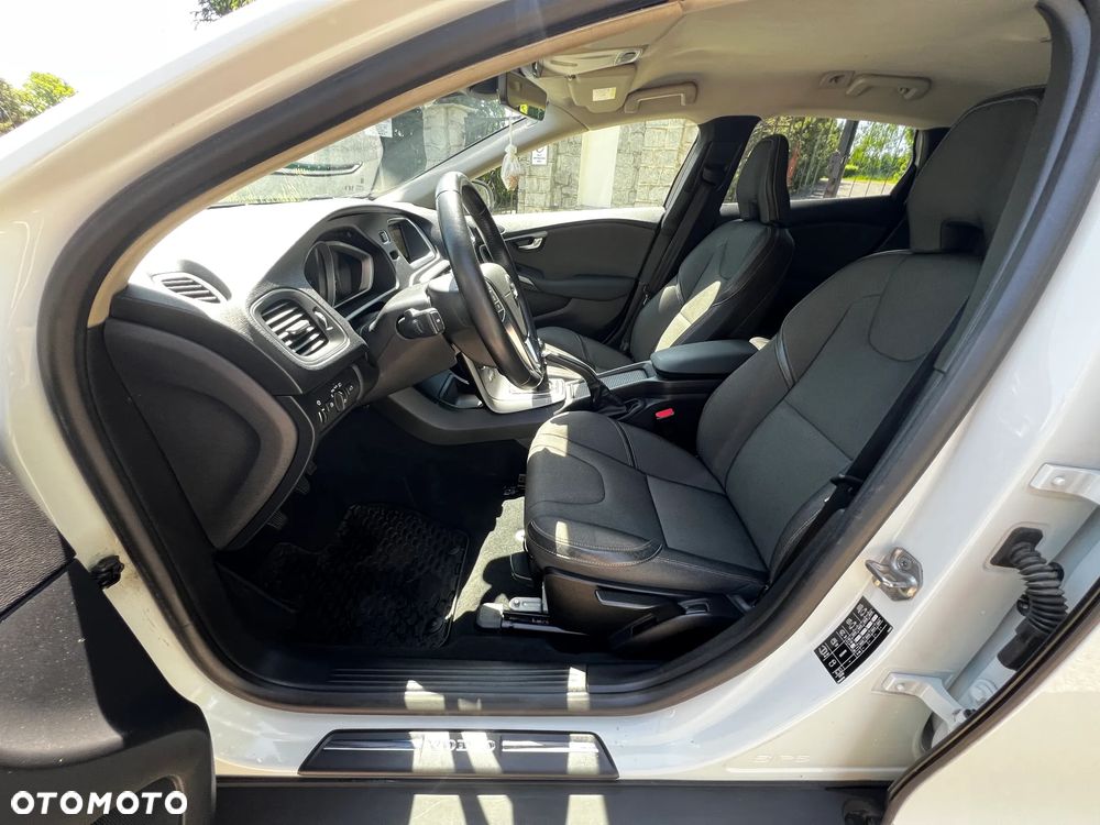 Volvo V40 Cross Country D2 Momentum - 10
