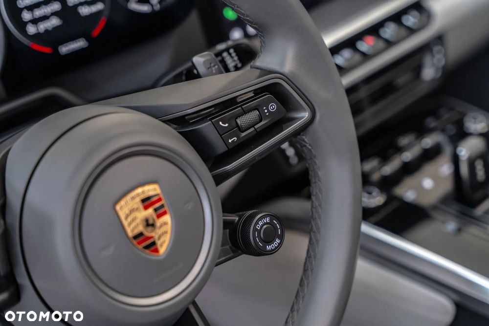 Porsche 911 Targa 4 - 30