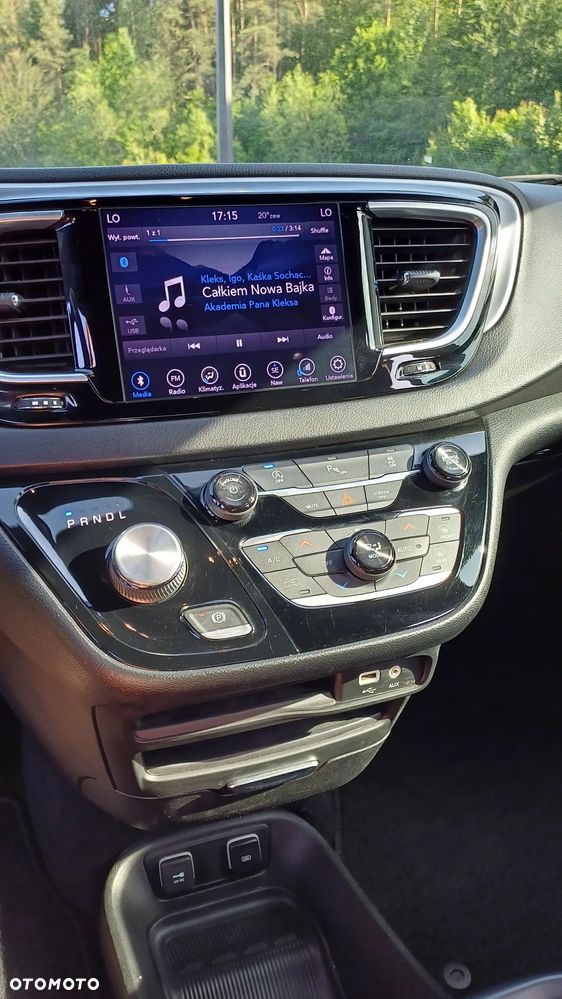 Chrysler Pacifica - 10