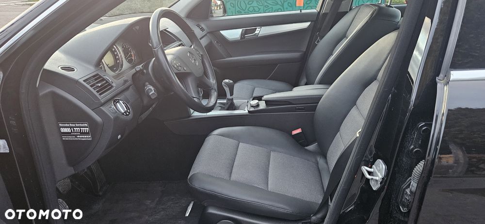 Mercedes-Benz Klasa C 180 BlueEFFICIENCY Avantgarde - 27