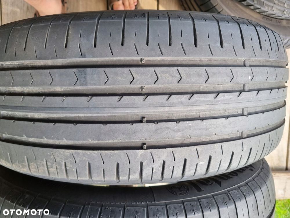 Opony letnia Continental ContiPremiumContact 5 215/55R17 94 W 2015r,4,8mmx2 - 2