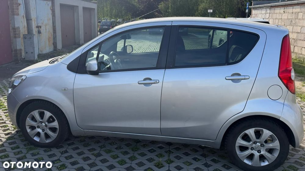 Opel Agila 1.0 - 11