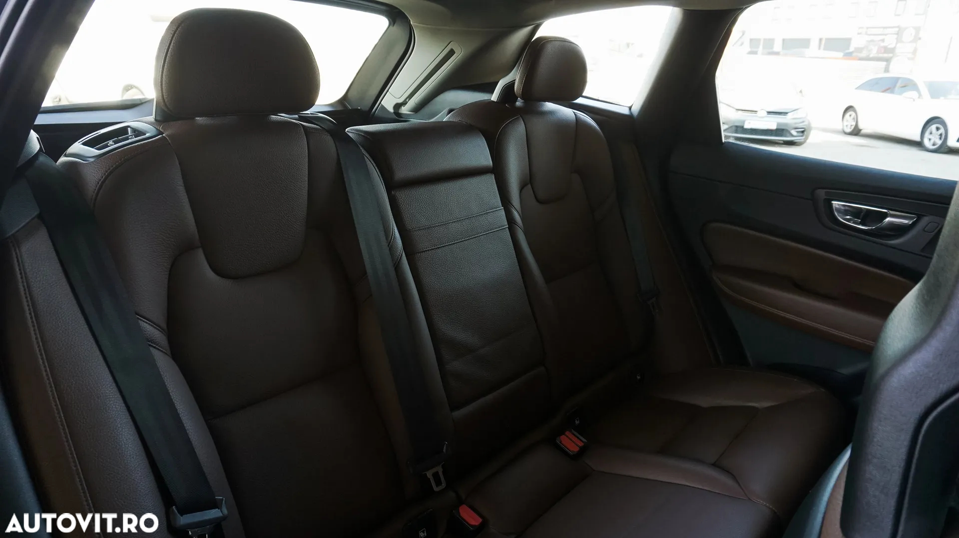 Volvo XC 60 D4 AWD Geartronic Momentum - 26