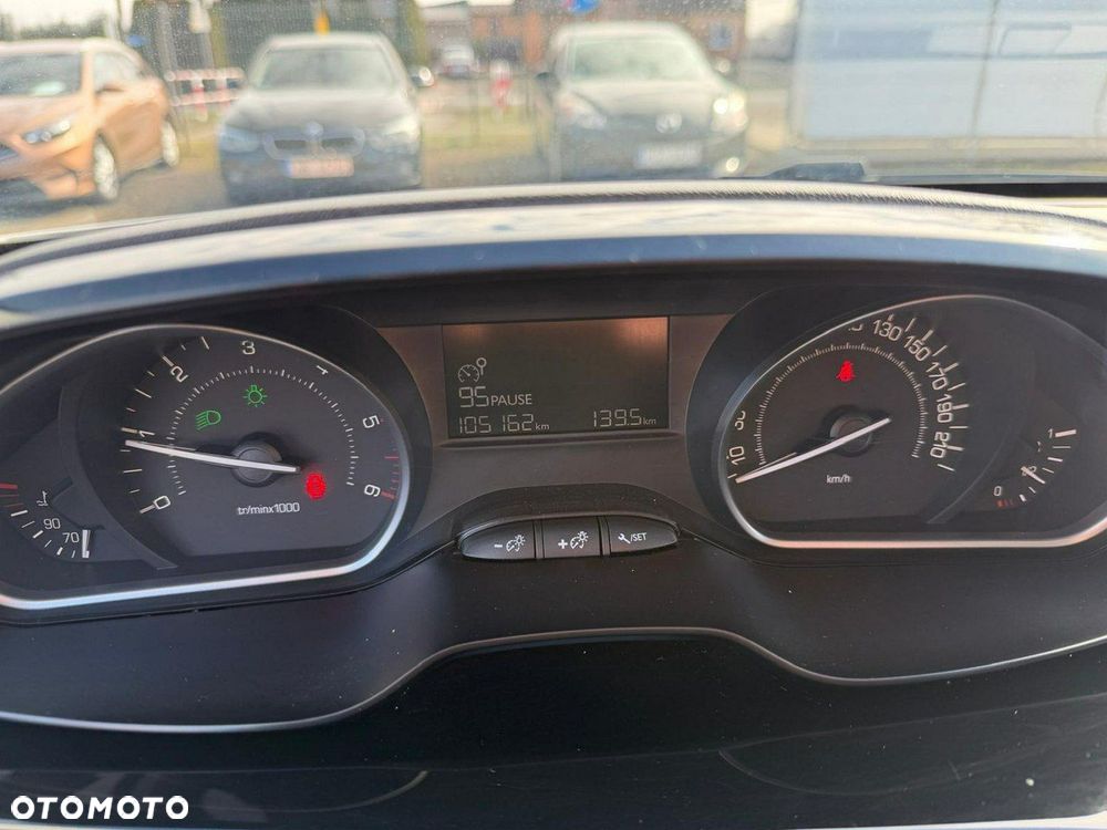 Peugeot 2008 - 6